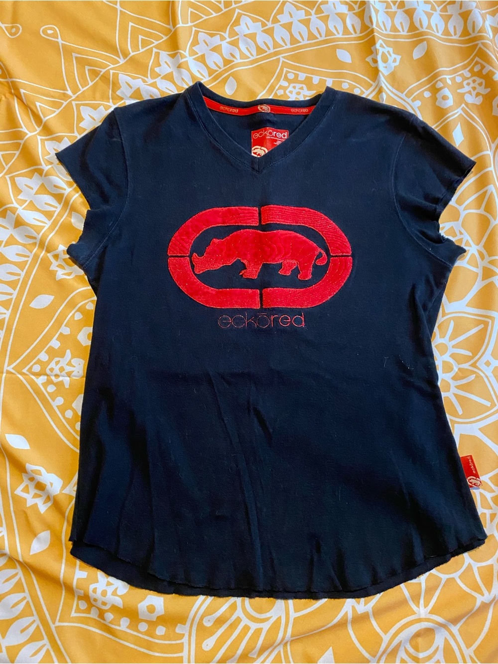 Ecko Unlimited Juniors' Black Tee with Red Rhino Logo